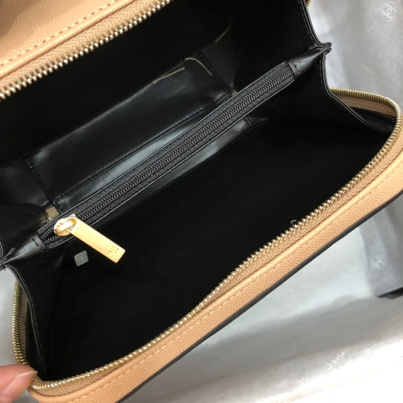 Chanel Medium Filigree Makeup Case - Image 8